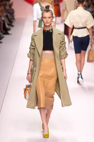 Look 25